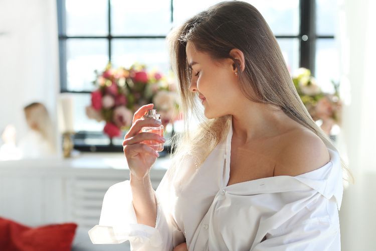 Tips Memilih Jenis Parfum Sesuai Acara, Ini Aroma yang Cocok untuk Acara Outdoor