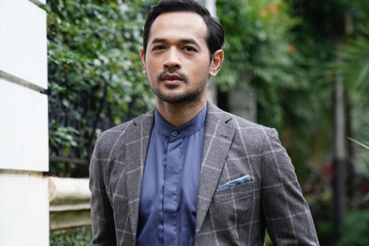 Oka Antara Perdana Main Film Genre Komedi 'Gara-Gara Warisan'