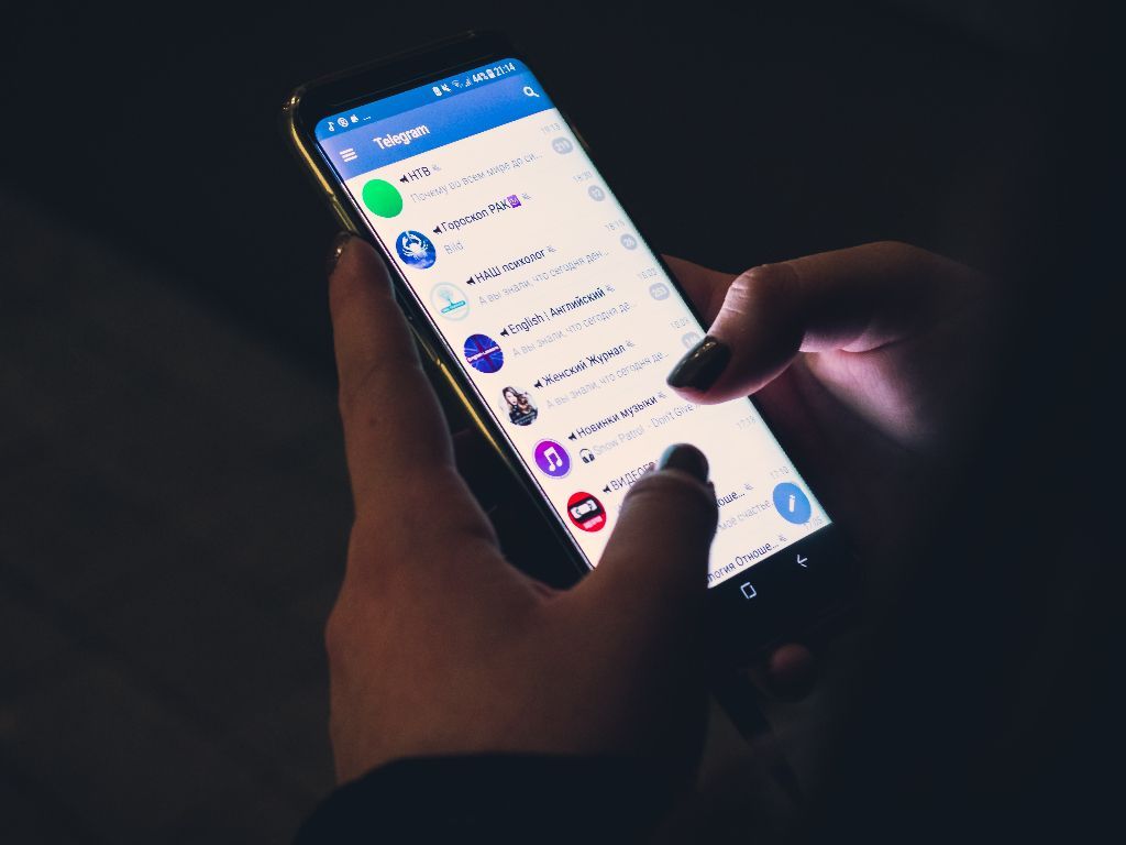 2 Cara Menyembunyikan Chat Telegram Tanpa Menghapusnya