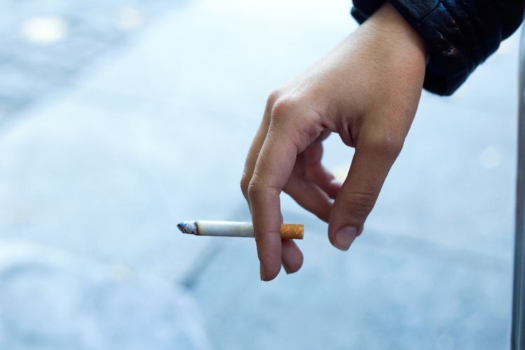 Selain Kanker, Merokok juga Bisa Membahayakan Kesehatan Mata