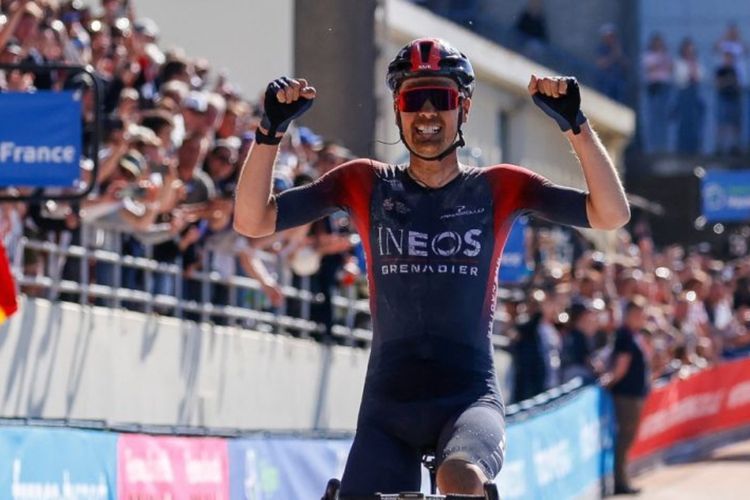 Van Baarle Juarai Balap Sepeda Bergengsi Paris-Roubaix