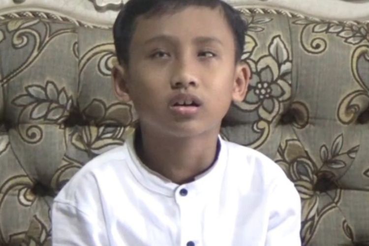 Kisah Haru Yanuar, Terlahir Buta Hafal Al-Qur’an Bermodal Mendengarkan Suara 