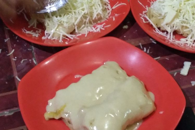 Lumer di Mulut, Begini Nikmatnya Pancong Racikan H. Dadang di Depok! 