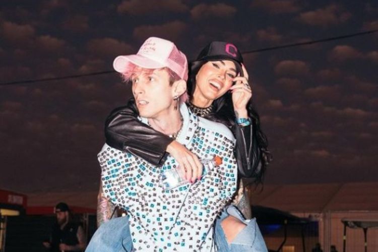 Megan Fox dan Machine Gun Kelly Konsumsi Darah Satu sama Lain, Ritual Sebelum Bermusik?