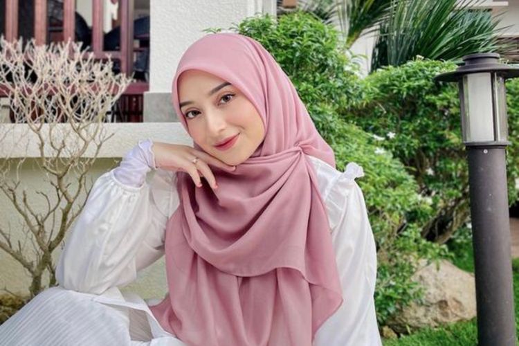 6 Tips Make Up Minimalis untuk Halal Bihalal, Tahan Lama dan Bebas Touch Up Seharian!