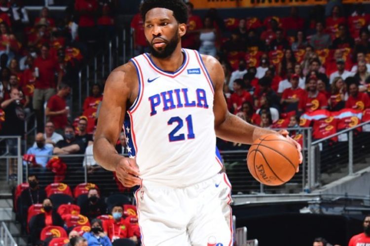 Joel Embiid Cedera Mata usai Kalahkan Raptors, Terancam Absen di Lanjutan NBA Playoff