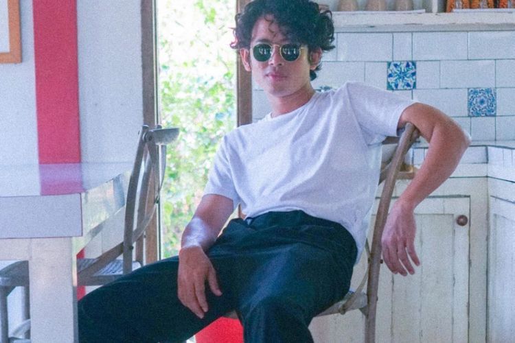 Chord Gitar 'Melukis Senja' Budi Doremi Beserta Liriknya 
