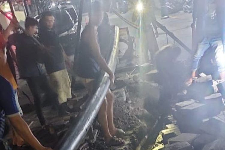 Respon Masukan Masyarakat, Hendi Langsung Turunkan Kabel di Kota Lama Semarang