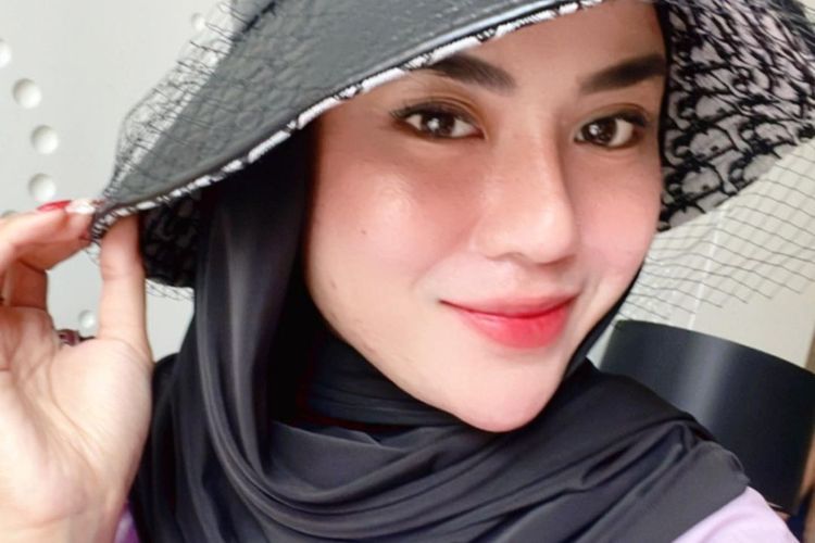 Medina Zein 'Diseret' ke Rumah Sakit Jiwa, Kenali Gejala Bipolar Akut yang Menyerangnya