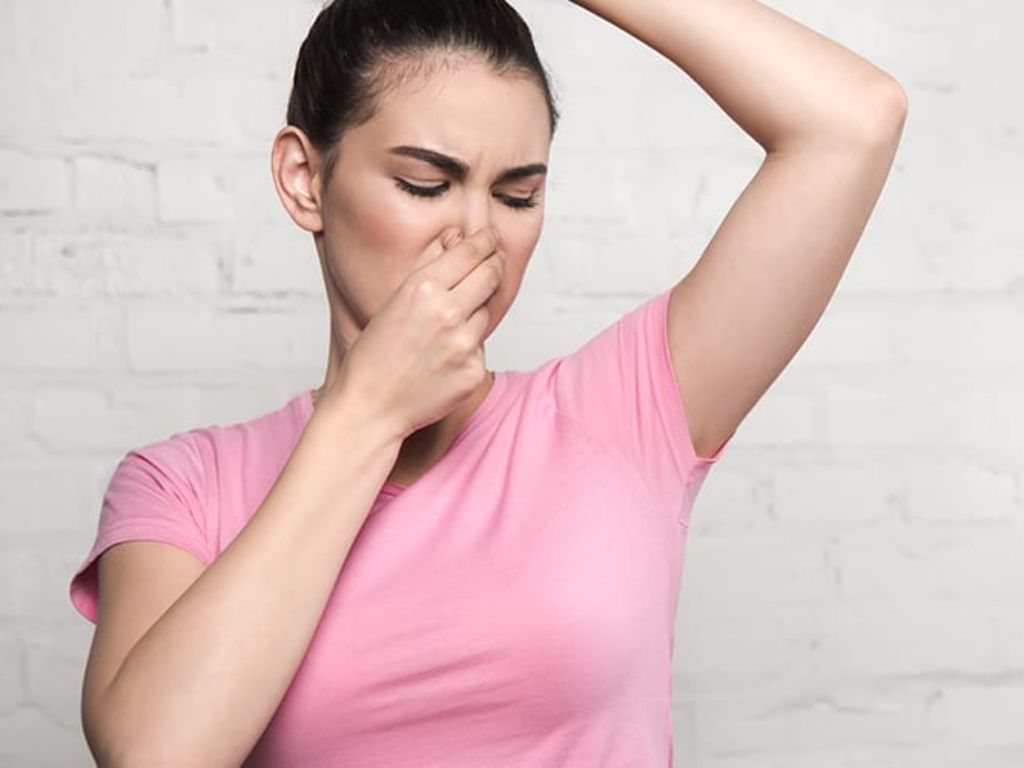 4 Cara Ini Bikin Bau Badan Kamu Hilang, Dijamin Ampuh!