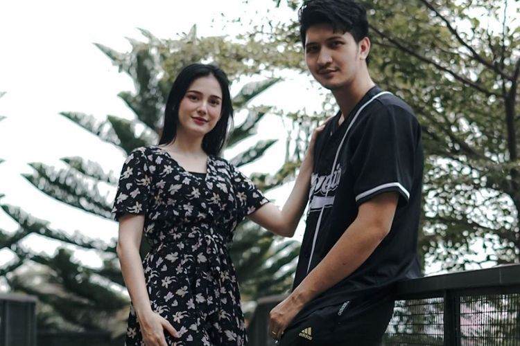 Aditya Zoni Umumkan Istri Hamil, Netizen: Anaknya Bakal Secakep Apa?