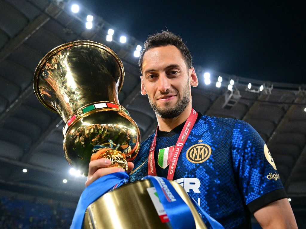 Bahagia di Inter Milan, Hakan Calhanoglu Tutup Spekulasi Pindah ke Bayern Munchen!