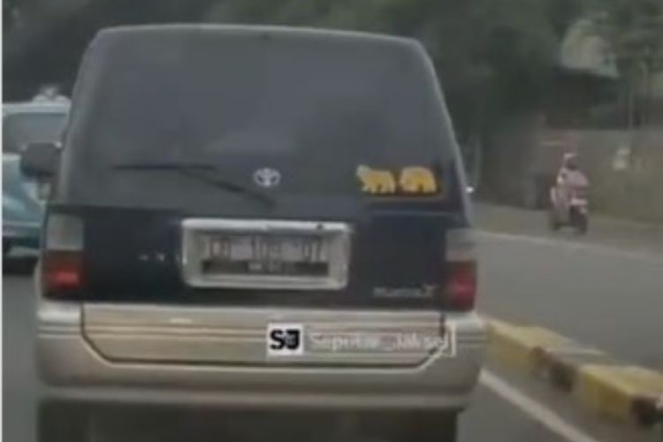 Viral Mobil Plat Diplomatik Halangi Ambulans di Jaksel, Polisi Turun Tangan
