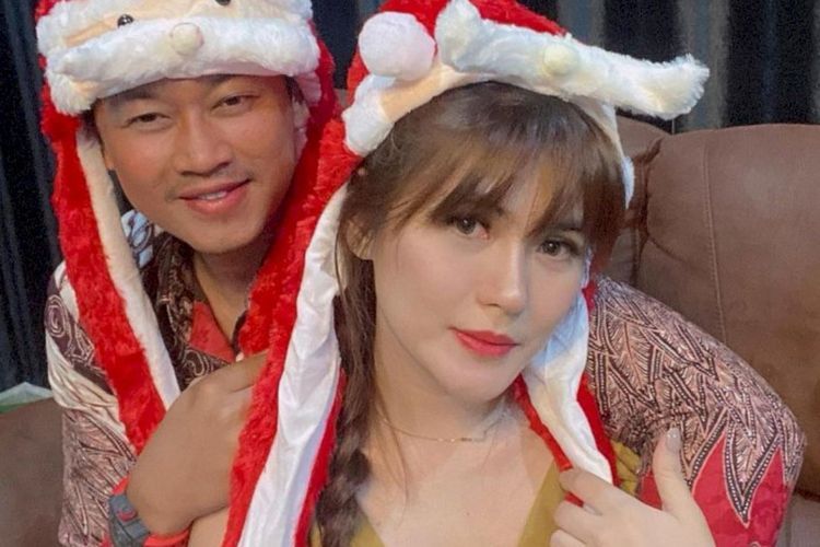 Angela Lee Isyaratkan Cerai Usai Unggah Kalimat Perpisahan untuk Suami?