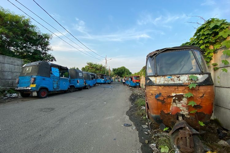 Melihat 'Kuburan' Bajaj, Bukti Gempuran Transportasi Online Itu Nyata! 