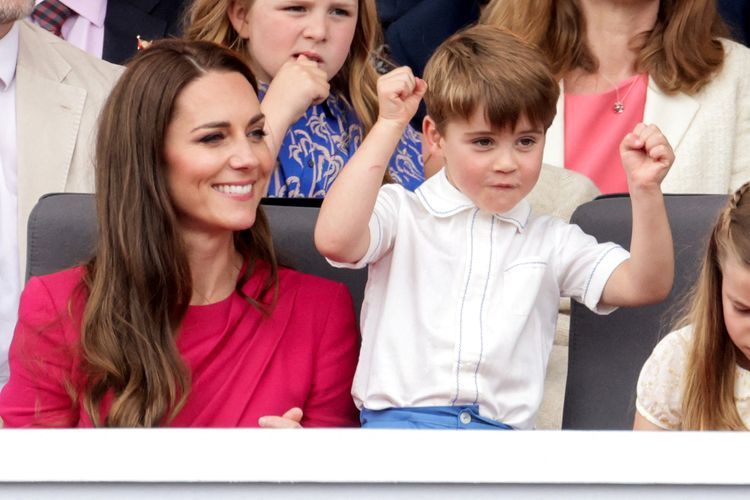 Ekspresi Putra Berlebihan di Platinum Jubilee, Pola Asuh Kate Middleton Dipertanyakan