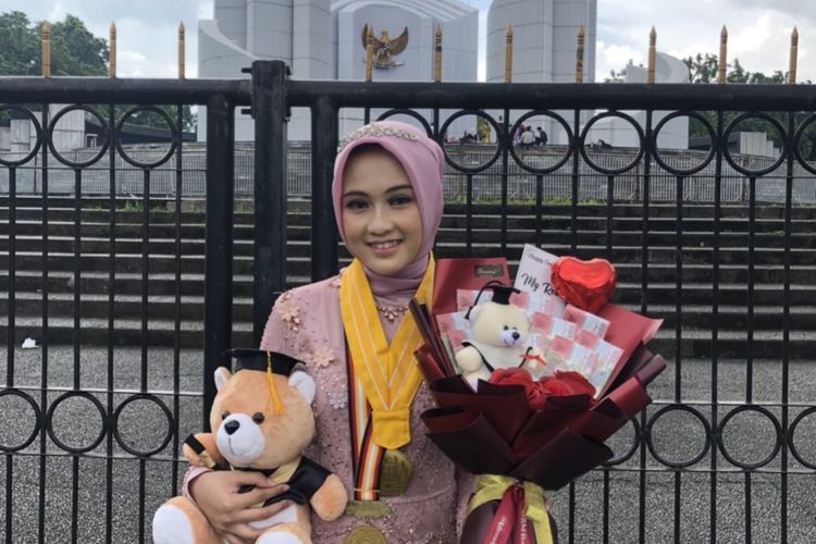 Rahasia Rein Vidya Terungkap! Jadi Wisudawan Termuda FK Unpad Karena Hal Ini