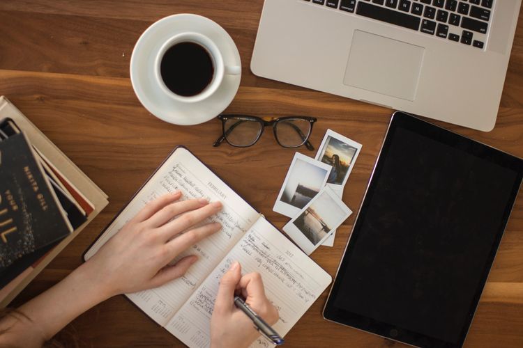 Mengenal Journaling, Kegiatan Menulis untuk Hidup yang Lebih Positif