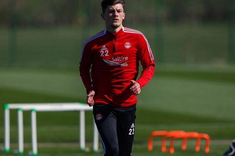 The Reds Rogoh Kocek Miliaran Demi Menggaet Calvin Ramsay