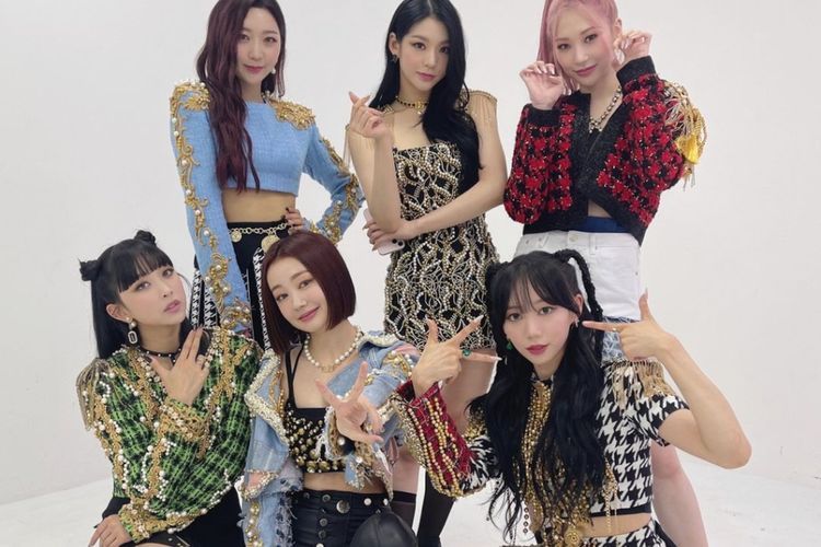 SECRET NUMBER Jadi Girl Group Pertama yang Menangkan Hot Stage Thropy di Inkigayo SBS