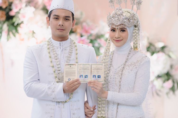 Viral Pramugari Ketemu Jodoh di Twitter, PDKT Cuma Sebulan Langsung Jadian!
