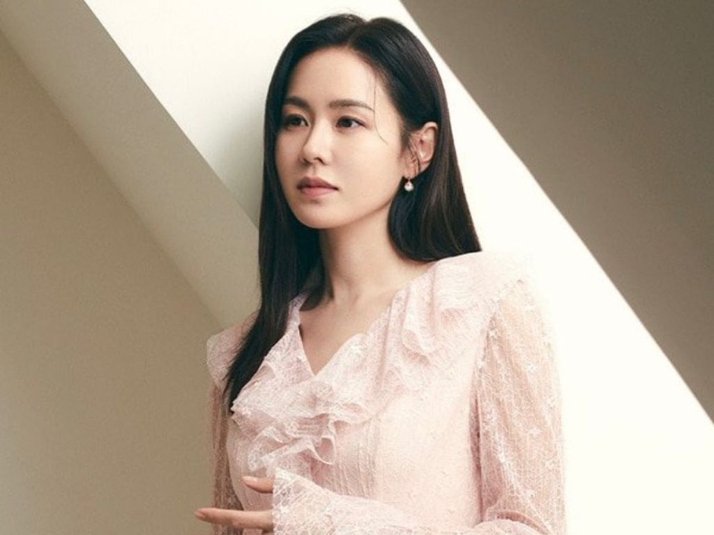 Son Ye Jin Dapat Kritik soal Pertimbangkan Drama Baru Remake Film 21+ ‘Untold Scandal’