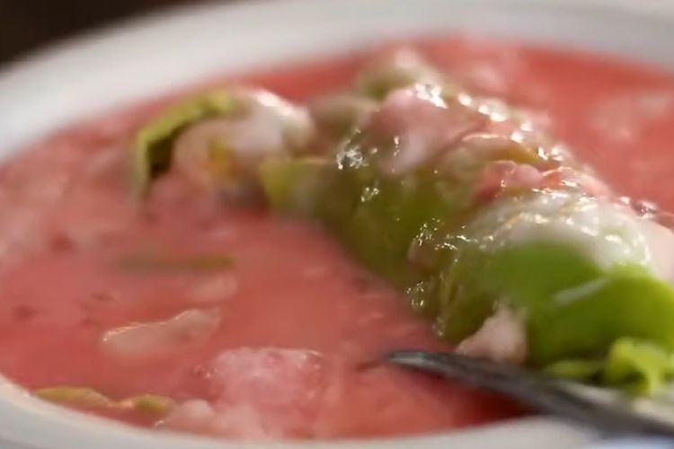 Di Luar Dugaan! Ternyata Ini Alasan Penggunaan Warna Hijau Pada Es Pisang Ijo