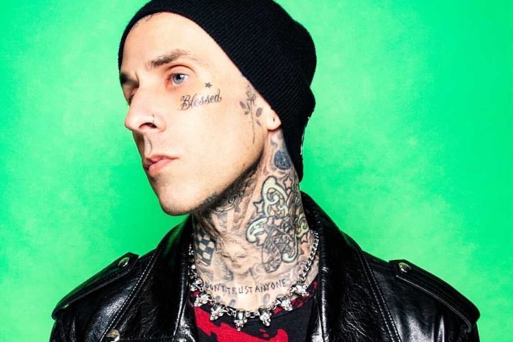 Dilarikan ke Rumah Sakit, Travis Barker Idap Pankreatitis, Gejalanya Mual dan Muntah