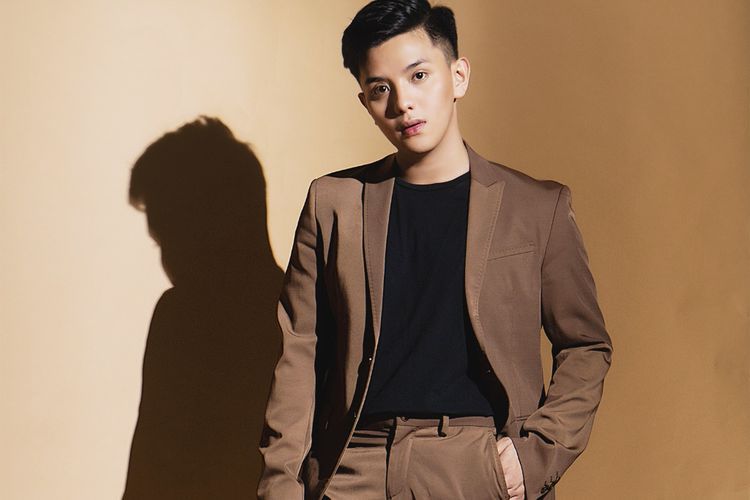 Biasanya Dangdut, Aidil Saputra Rilis 'Di Antara Cinta': Lagu Senja Bernuansa Pop Melayu