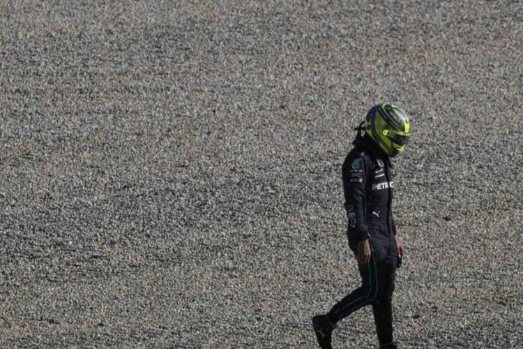 Hamilton Minta Maaf Tabrakan Mobil saat Kualifikasi, Bos Mercedes: Tak Perlu Disesali