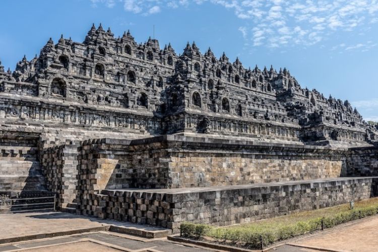 Kena Prank! Candi Borobudur Ternyata Tak Pernah Masuk dalam 7 Keajaiban Dunia, Tapi....