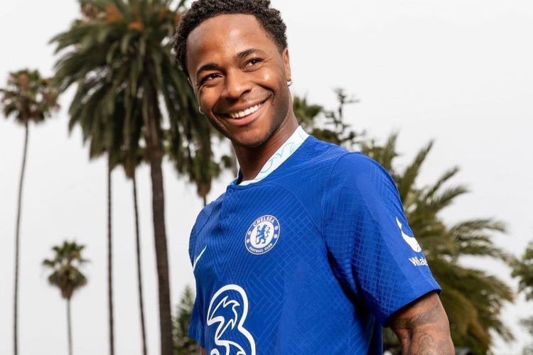 Resmi! Chelsea Dapatkan Sterling dari Manchester City