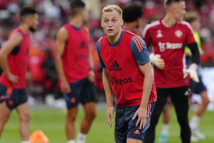 Erik Ten Hag Punya Posisi Baru untuk Van de Beek di MU
