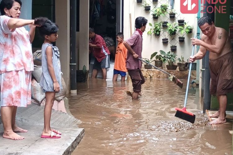 Hujan Deras dan Luapan Kali Ciliwung, Begini Kondisi Banjir di Kebon Pala Kampung Melayu