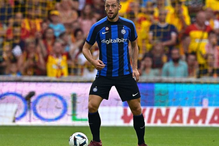 Perpanjang Kontrak Stefan de Vrij, Inter Milan Buka Diskusi!