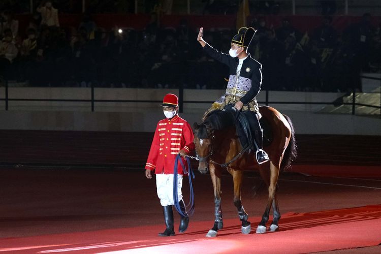 Gibran Rakabuming Tunggangi Kuda Bikin Bangga Penonton Pembukaan Asean Para Games 2022