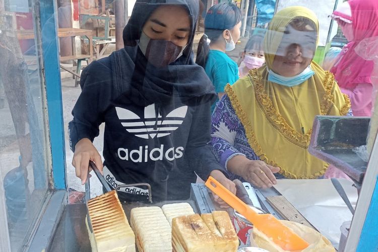 Kisah Gadis Yatim Piatu Pra Sejahtera Berhasil Kuliah S1, Sempat Putus Asa karena Biaya 