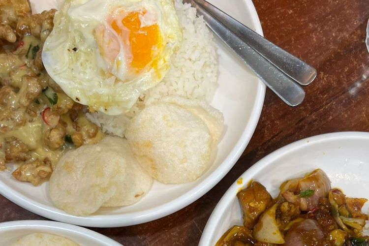 Cuma Nasi Telur, Makanan Ini yang Bikin Rela Antre Kalau ke Singapura