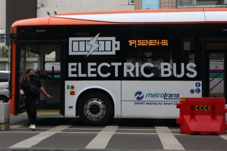 PT Transjakarta Targetkan Ganti Seluruh Armada Jadi Bus Listrik pada 2030