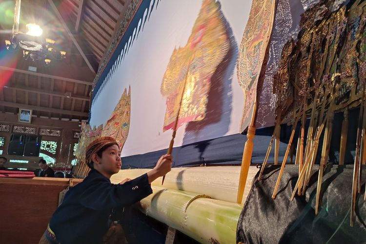 Gemes! Kecil-kecil Jadi Dalang, Bocah Ponorogo Ini Suka Wayang Sejak Usia 3 Tahun