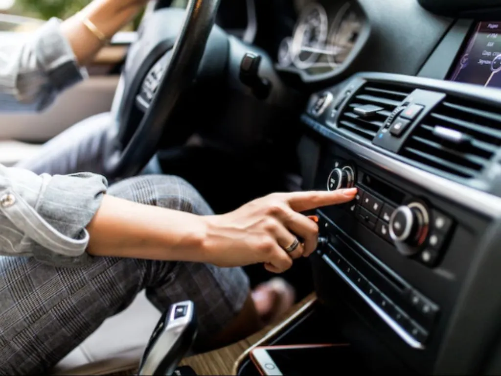 Tips Bersihkan AC Mobil dengan Murah dan Mudah, Bikin Makin Dingin!