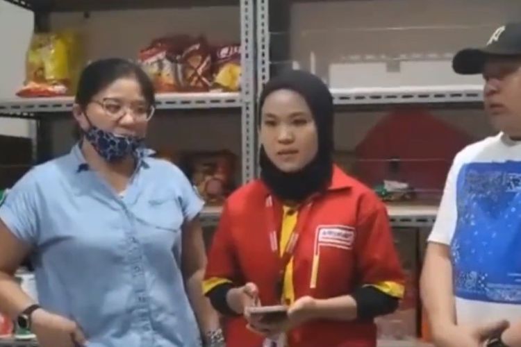 Lawan Wanita Arogan Pencuri Cokelat, Alfamart Resmi Tunjuk Hotman Paris Jadi Kuasa Hukum  