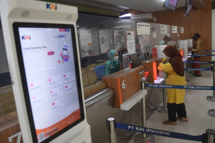 Kereta Api Jarak Jauh Berhenti di Stasiun Jatinegara Hari Ini karena Pengalihan Lalin