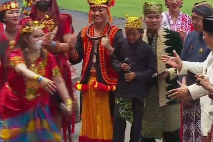 Nikmati Persembahan Farel Prayoga, Para Menteri Jokowi Joget Bareng di Istana Negara