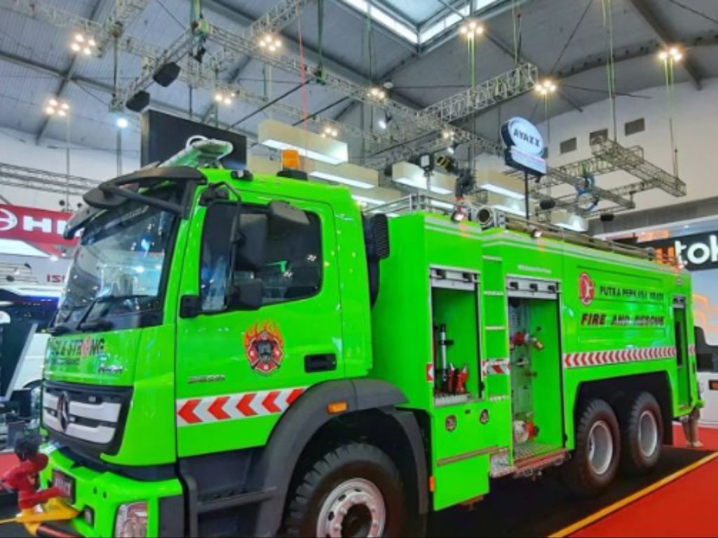 Truk Pemadam Kebakaran 'Sultan' dengan Teknologi Canggih Hadir di GIIAS 2022