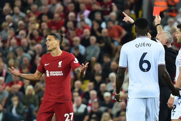 Jadi Korban Provokasi di Liga Inggris, Darwin Nunez Dapat Nasihat dari Luis Suarez