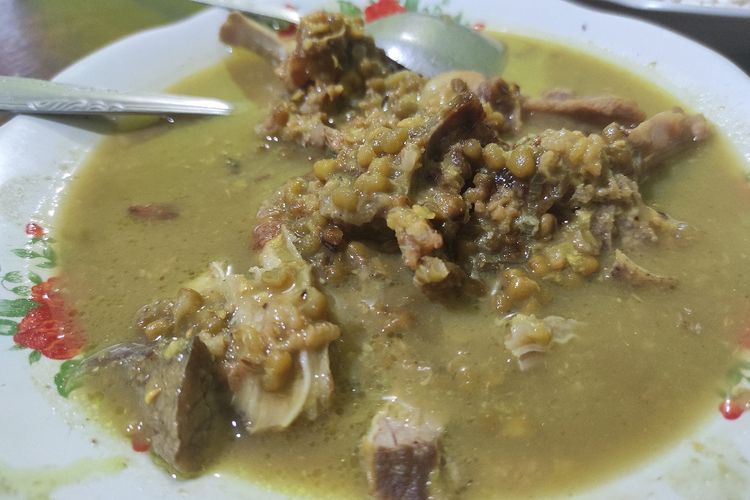Kuliner “Aneh” dari Pekalongan Gulai Kambing Dicampur Kacang Ijo, Piye Rasane? 