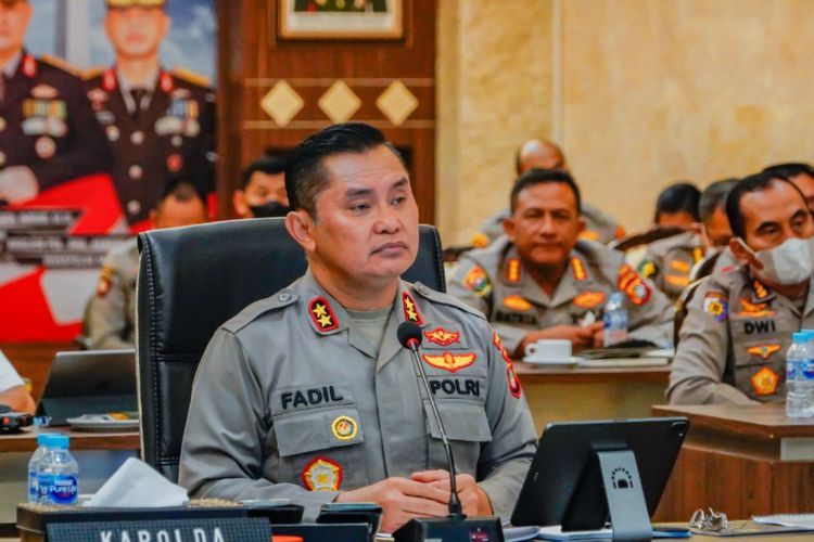 Polisi Tingkatkan Razia, Ribuan Botol Miras hingga Oplos Elpiji Langsung Ditindak!