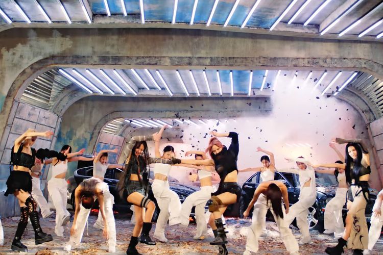 4 Outfit Swag M/V BLACKPINK - Pink Venom dari Edgy hingga Street Style, Bombastis!