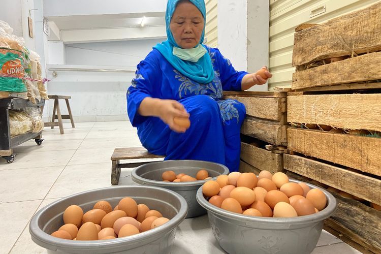 Harga Telur Naik Selangit, Kasihan Bantuan untuk Warga Miskin Diganti Ini! 